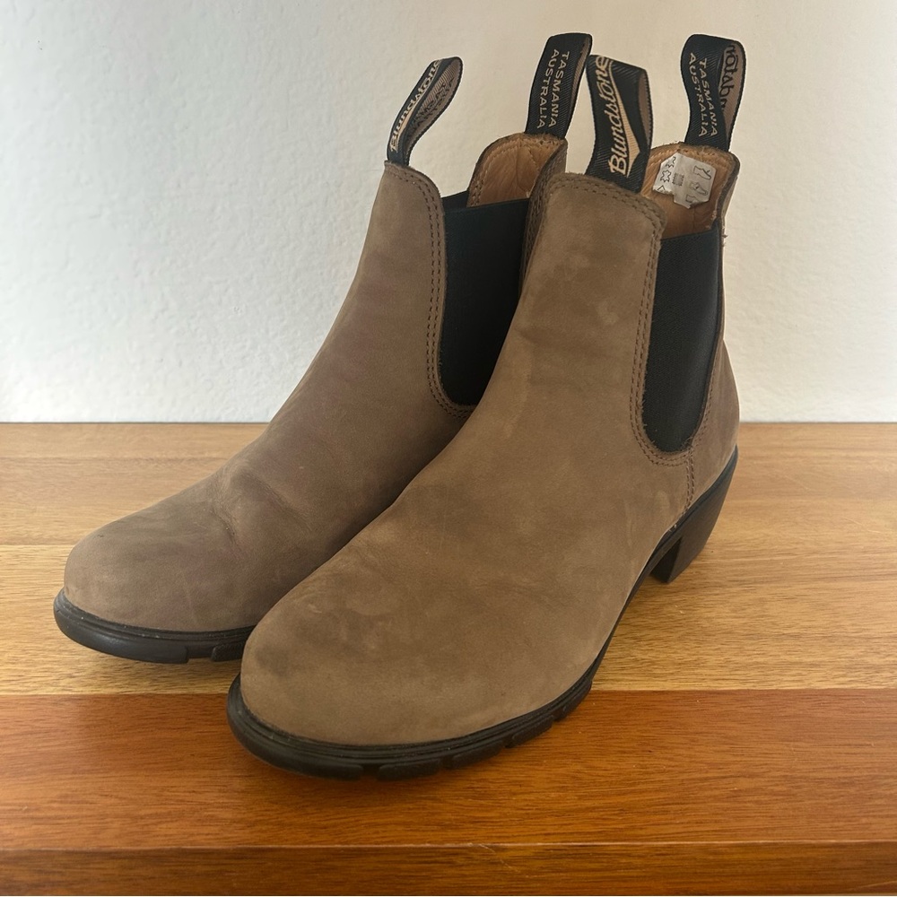 Blundstone Brown Chelsea Heeled Boots Women’s 8